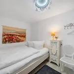 Apartman „bei Julia“ - Ruhe, Garten & Kaiserstuhl-genuss *