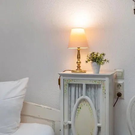 Apartman „bei Julia“ - Ruhe, Garten & Kaiserstuhl-genuss
