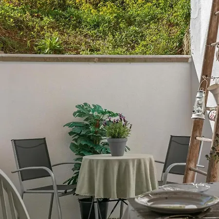 „bei Julia“ - Ruhe, Garten & Kaiserstuhl-genuss Appartamento *
